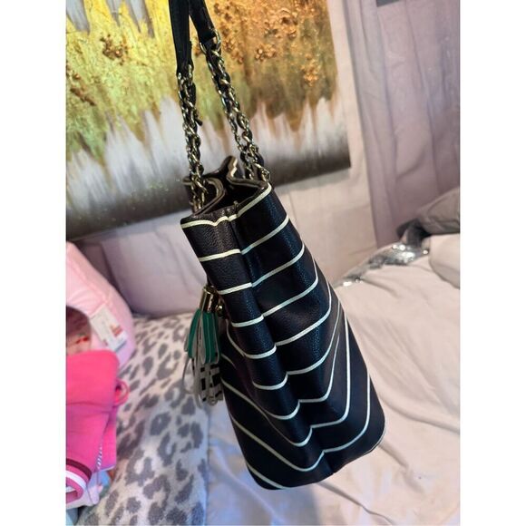 Betsey johnson contrast stripe b & w crossbody tote - Picture 2 of 6